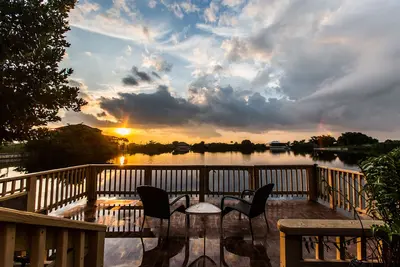 Superbe villa avec piscine et vue sur le lac