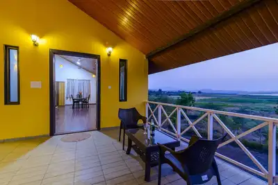 Image de Lake View Holiday Villa 3 chambres Rm nr cave à vin Sula