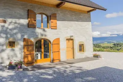 Image de Maison classée 3***, et 3 épis, située entre deux lacs magnifiques au calme