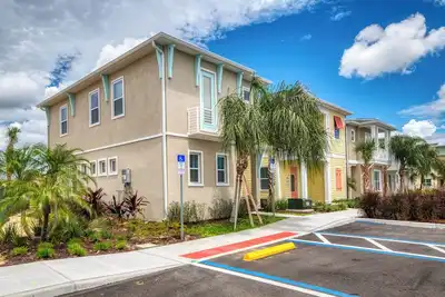 Image de Margaritaville Orlando Cottages - Près de Disney, navette gratuite pour les parcs thématiques<br>2kk, 1qq, 1tt, 4 lits, 3 salles de bain