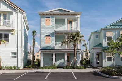 Image de Margaritaville Orlando Cottages - Près de Disney, navette gratuite pour les parcs thématiques<br>2kk, 1qq, 2tt, 4 lits, 4. 5 bains