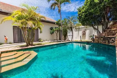 Image de Villa de luxe avec plage privée à Pattaya 芭提雅 私家 海滩 别墅