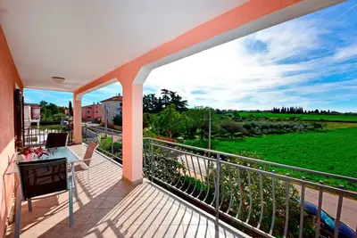 Image de Appartement de deux chambres avec la terrasse Novigrad (A-6951-g)