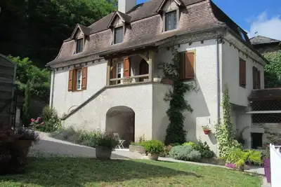 Image de Maison confortable avec piscine de 11x5m sécurisée