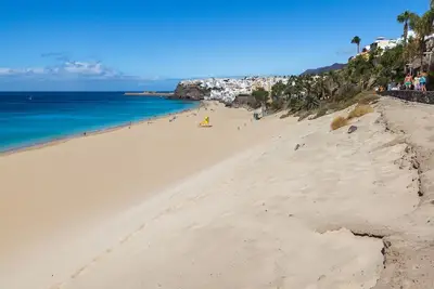 Image de Appartement près de la plage, terrasse avec vue sur la mer, wifi et parking