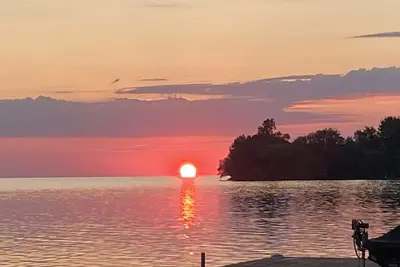 Image de Magnifique Waterfront Cottage Ă Big Bay Point