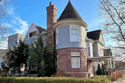 Image de Downtown Mansion près de Notre Dame