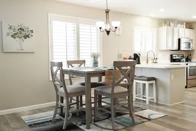 Image de Bienvenue à la maison, détendez-vous et profitez de cette belle maison.