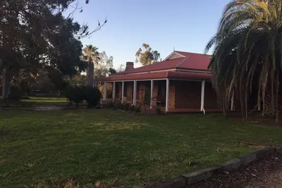 Image de Maison de campagne - grande maison familiale.