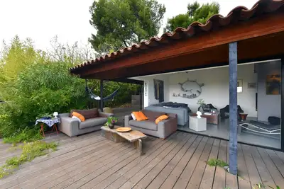 Image de Villa d'architecte avec piscine et vue mer