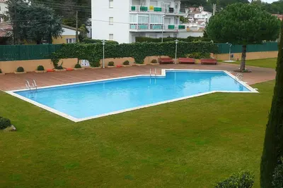 Image de Escala Duplex 8 P dans résidence de standing! Piscine, Bbq, jeux, parking, airco