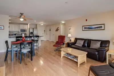 Image de Maine, Beach Front Condo!