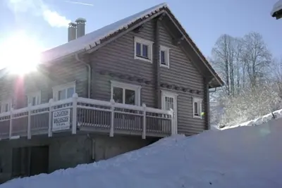 Image de Magnifique chalet traditionnel en rondins à Foncine le Bas (6\/8 pers. ) Gauche
