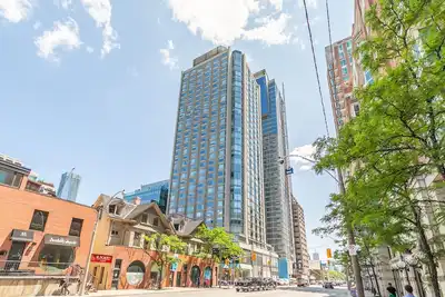 Image de Charming Yorkville Condos