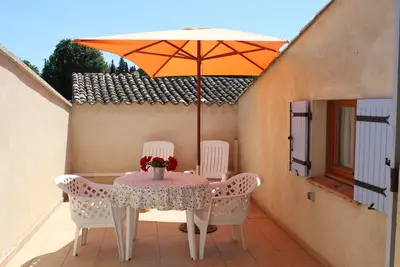 Image de Proche de Grignan, en Drôme provençale, appartement avec terrasse