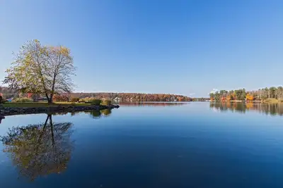 Image de Front de lac avec Laguna privée