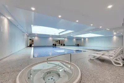 Image de Waterlane Riverside Spa, Pool & Gym by Downtown Apartments