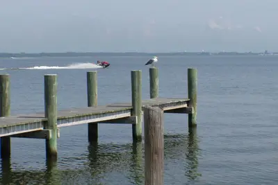Vie spacieuse sur la baie ouverte