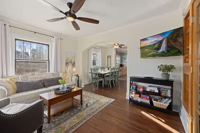 Image de Bungalow confortable dans le centre-ville de Loveland avec vélos gratuits!