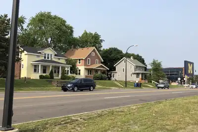 Image de Par la grande maison / Ann Arbor (1 mile au centre-ville)
