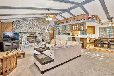 Image de * Moonlight Ridge ~ Chalet Moderne Central ~ Minutes pour tous ~