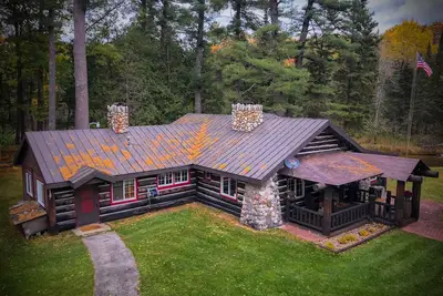 Image de Shadowland River Lodge sur la rivière Boardman