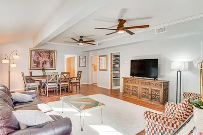 Image de Nouveau! Maison Bisbee avec cour privée, parking, grill!