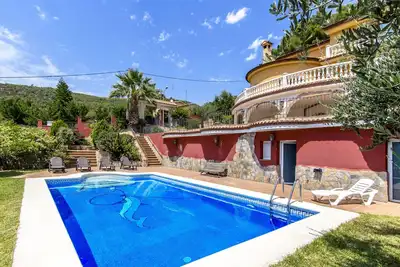 Image de Villa spacieuse et sublime Ă seulement 15km de Barcelone!