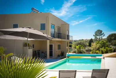 Image de Maison de vacances spacieuse et neuve pour 6 personnes maximum
