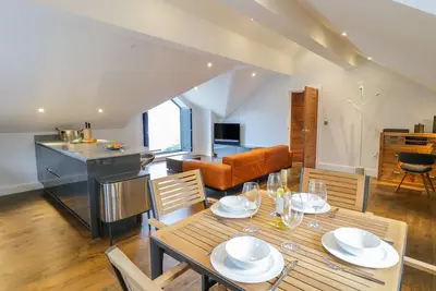 Lac View, romantique à Bowness-On-Windermere, Ref 1017370