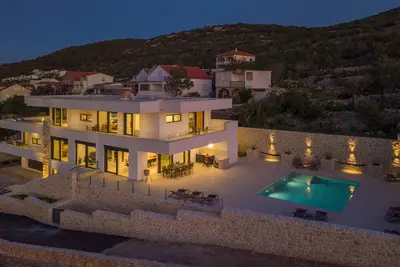 Image de Villa de luxe 5 * Sea Star - vue imprenable + grande piscine