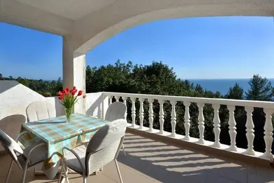Garçonnière avec la terrasse et la vue sur le mer Ivan Dolac, Hvar (As-17778-e)
