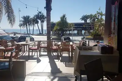 bel appartement en bord de mer