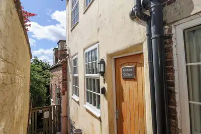 Image de Toit Cottage, animaux de compagnie, avec feu ouvert à Whitby, Ref 1015728