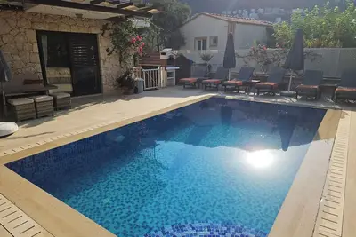 Image de Villa privée de luxe Zarif avec terrasse sur le toit dans le centre de Kalkan