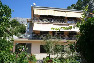 Image de Garçonnière prés de la plage Omis (As-771-b)