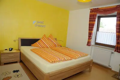 Image de Appartement (53qm) pour 4 personnes avec une chambre et une cuisine