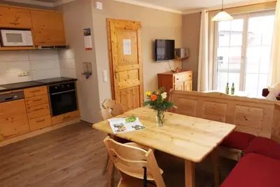 Image de Maison résidentielle confortable avec Wi-Fi gratuit, grandes chambres et nombreuses possibilités pour vos enfants.