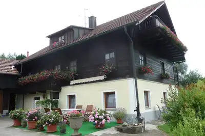 Image de Appartement confortable, style rustique, dans un cadre calme, isolé et verdoyant