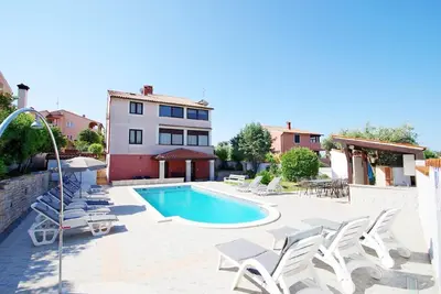 Image de Appartement de vacances Banjole pour 1 - 6 personnes avec 3 chambres à coucher - Maison mitoyenne