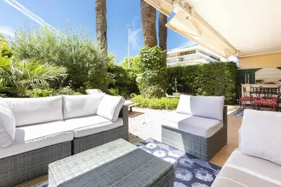 Image de Appartement 2 chambres / 2 salles de bains/double terrasses avec jardin