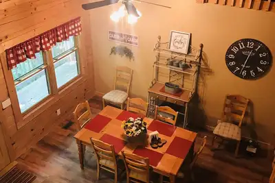 Image de Laura’s Hideaway est un Smoky Mt Gem - isolé mais proche de toute l'action!