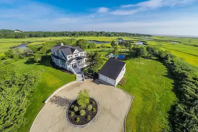 Image de Magnifique manoir, intimité, piscine, vue sur l'eau à Brewster; 417-B