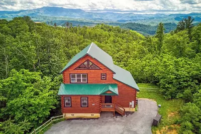 Image de Nouveau Pour 2019 - Seclusion A Une Vue Magnifique Sur Les Montagnes, À Minutes De Dollywood