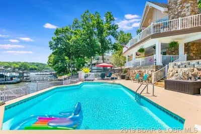 Image de French Country Lake House à Osage Beach! ! Emplacement! ! Vues! ! Quai privé! !