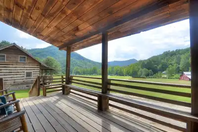 Image de Smoky Mountain Retreat # 2 - Authentique cabane en rondins dans les Great Smoky Mountains