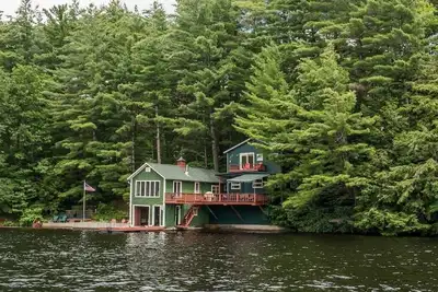 Image de Sunset Lodge: Un bord de l'eau, Boathouse and Dock, Colton, Ny