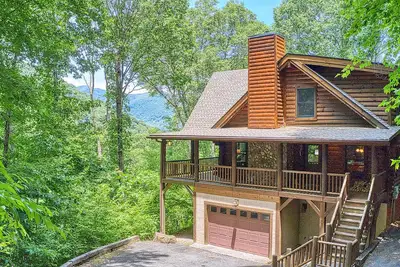 Image de 4 chambres, 3 salles de bain dans Gated Smoky Mtn. Communauté de retraite