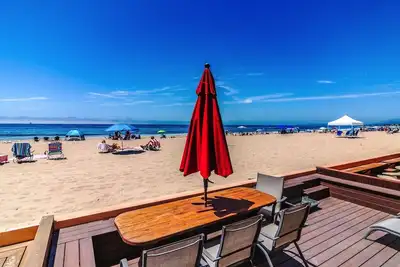 Image de Détendez-vous et profitez du soleil sur votre terrasse face à la plage. Cs 110