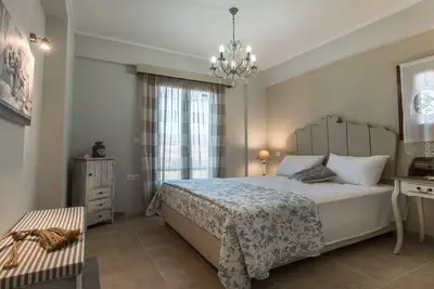 Image de Appartement 1 Chambre avec Vue Latérale sur la Mer, Rez-de-Chaussée - Gratsias Luxury Apartments